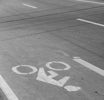 Bicycle in bike lane Fresno California — Fresno bicycle accident lawyer